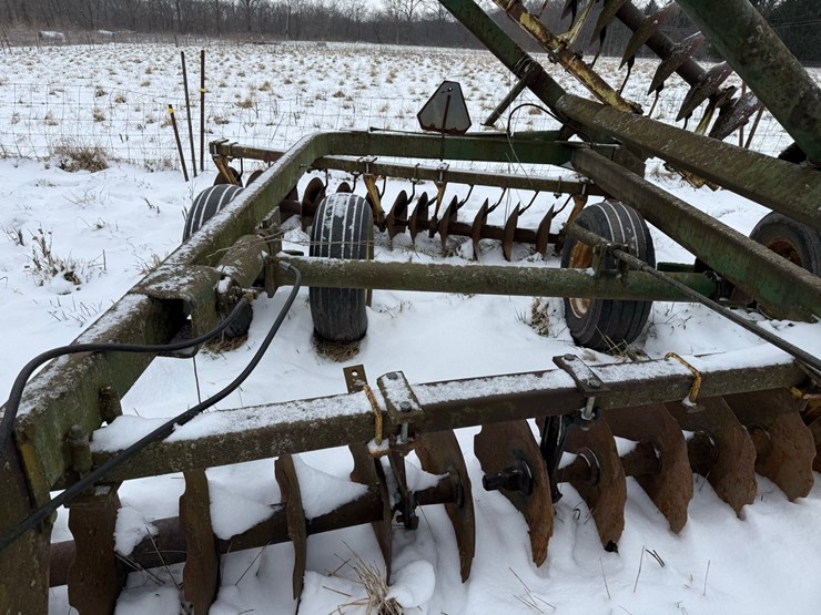 john-deere-220-image-15