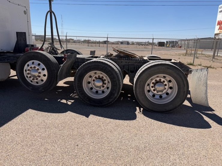 2015-kenworth-t800-image-7