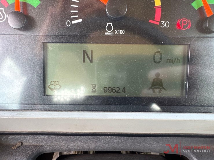 caterpillar-745-image-25