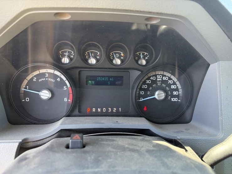 2016-ford-f550-image-15