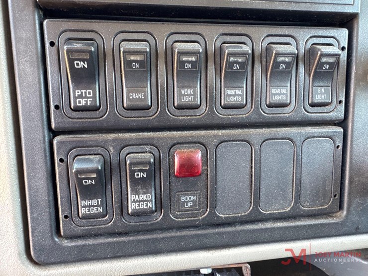 2008-international-workstar-7300-image-35