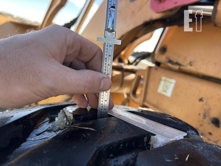 2000-case-570m-xt-image-39