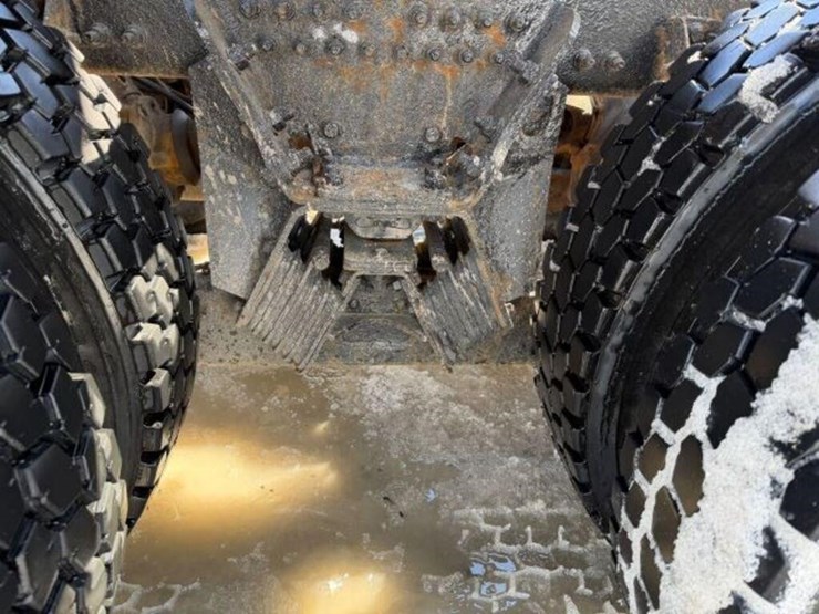 2009-mack-granite-gu813-image-64