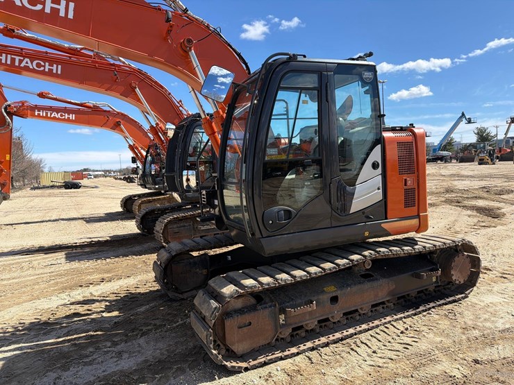 2020-hitachi-zx135us-6-image-2