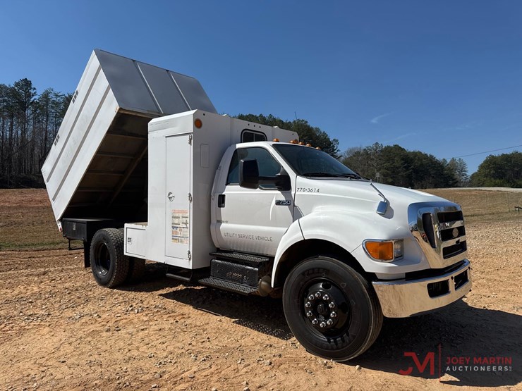 2013-ford-f750-xl-image-24