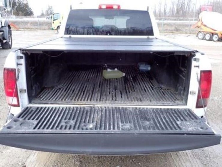 2018-dodge-1500-image-28