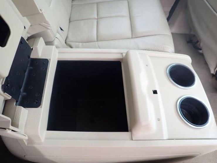 2009-lincoln-navigator-image-43