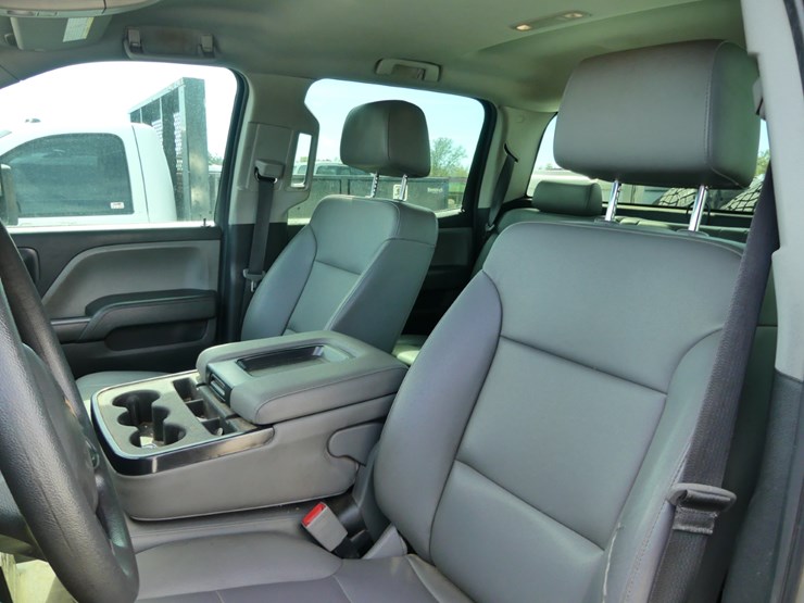 2018-chevrolet-3500-image-11