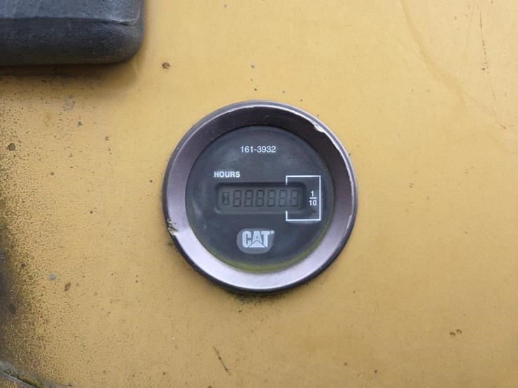 2004-caterpillar-d4g-xl-image-33