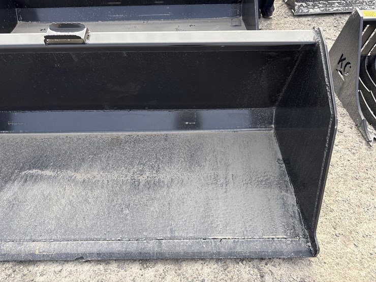 #2093-•-unused-84"-skid-steer-snow/litter-bucket-inv#-42347-image-9