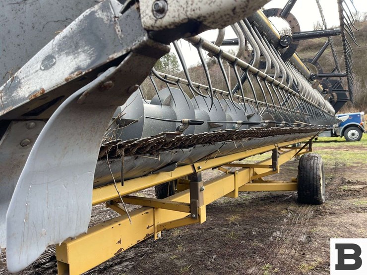 2005-gleaner-r75-image-32