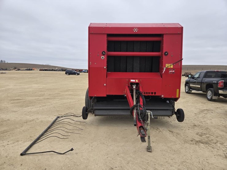 2011-massey-ferguson-2856-image-3