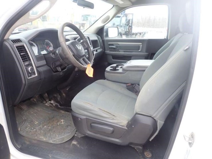 2015-dodge-1500-image-11