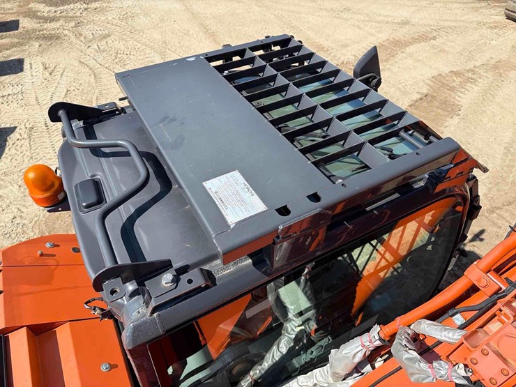 2020-hitachi-zx225usrk-image-21