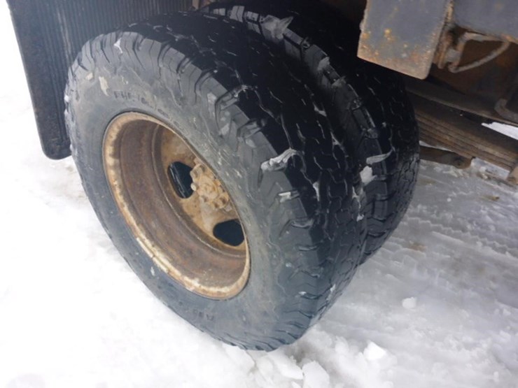 2014-chevrolet-3500-image-36