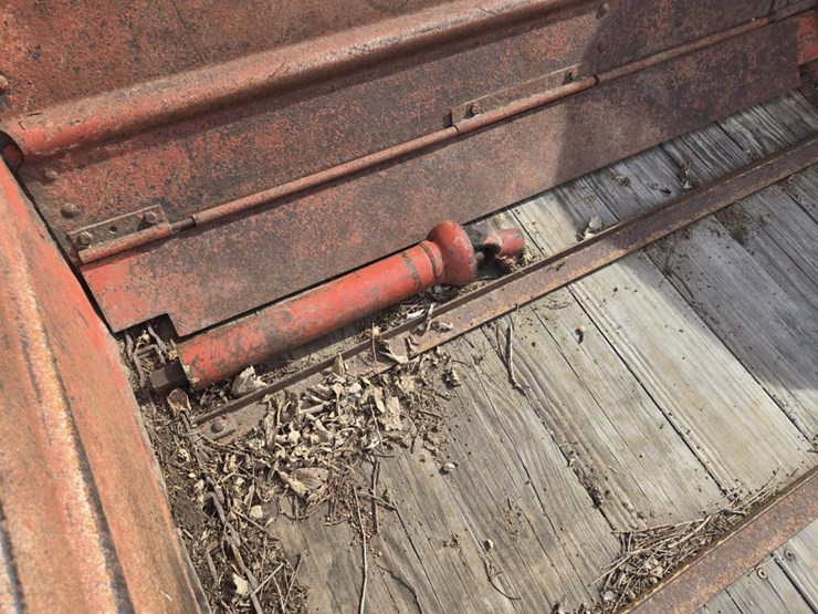 new-holland-513-image-11