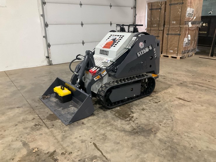 #1002-•-unused-2025-bttl-st25m-6-mini-skid-loader-image-1