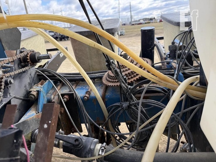 2000-kinze-2000-image-11