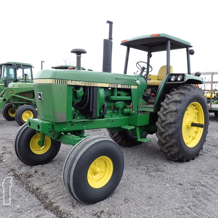 JOHN DEERE 4240