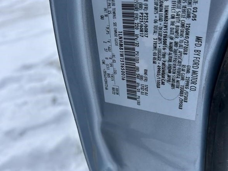 2005-lincoln-towncar-image-10