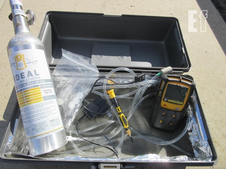 bw-gasalertmax-xtii-4-gas-detector-machine-image-1