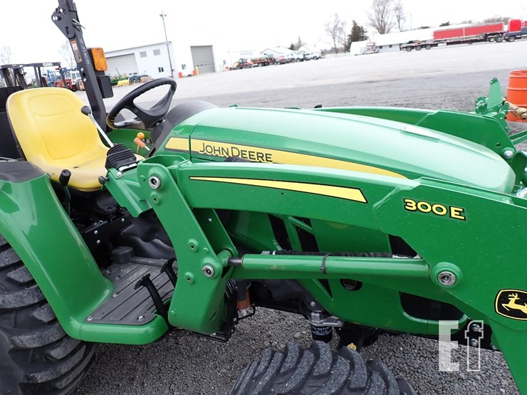 2021-john-deere-3038e-image-6