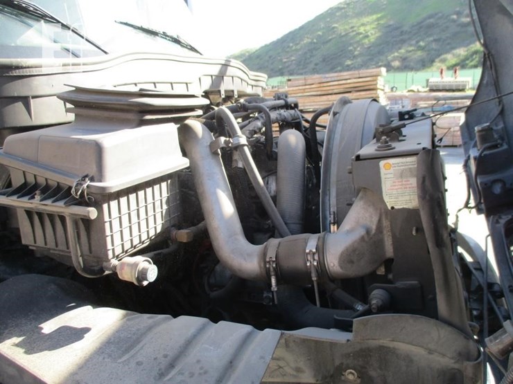 2013-international-durastar-4300-image-5