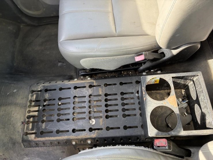 2010-chevrolet-silverado-2500-image-15