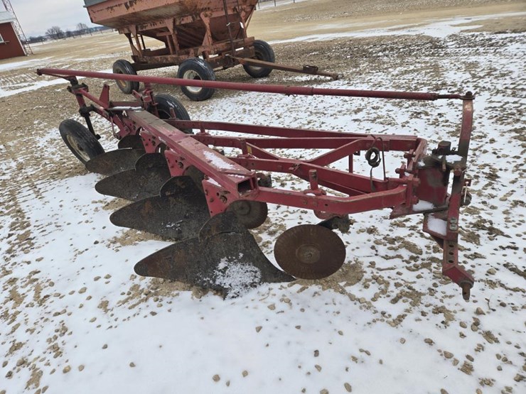 international-540-image-3