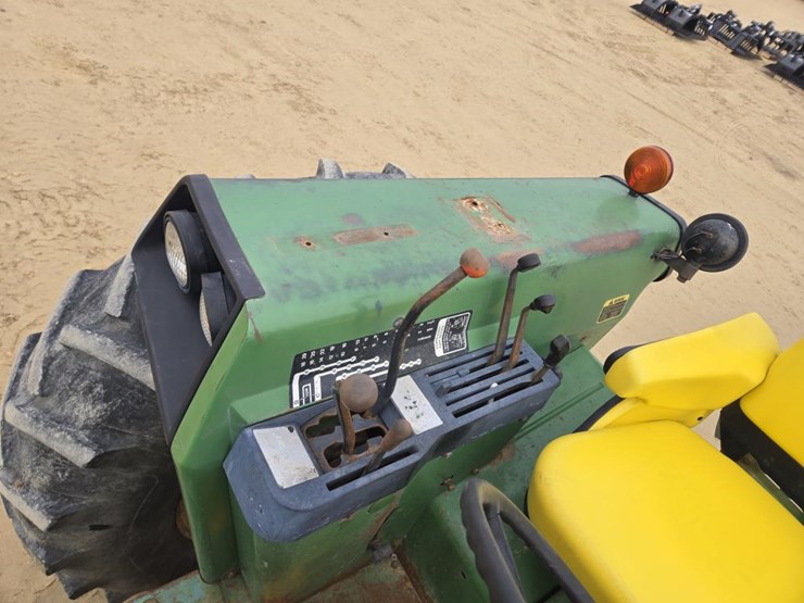 john-deere-4040-image-8