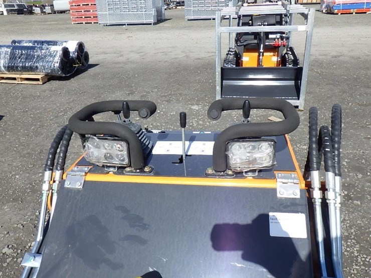 2025-aboss-gh380-skid-steer-tracked-loader-image-11