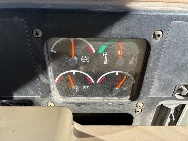 2003-caterpillar-143h-image-15