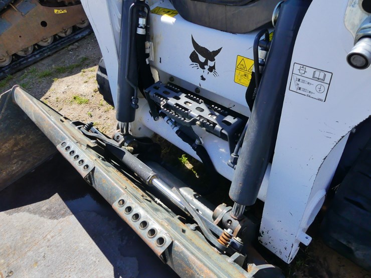 2023-bobcat-t770-image-11