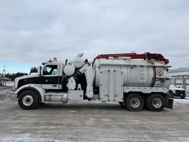 2017-peterbilt-567-image-7