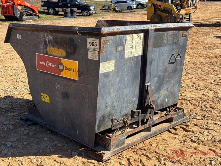 self-dumping-2-cubic-yard-hopper-w/-fork-pockets-image-3