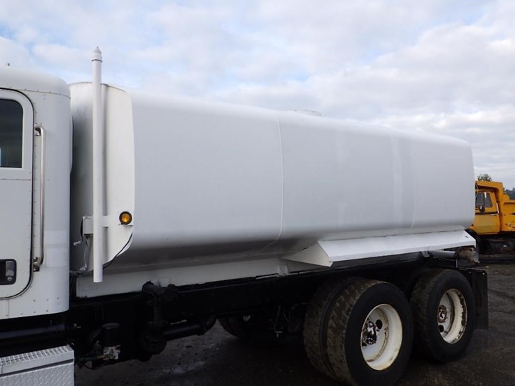 2007-peterbilt-335-image-7