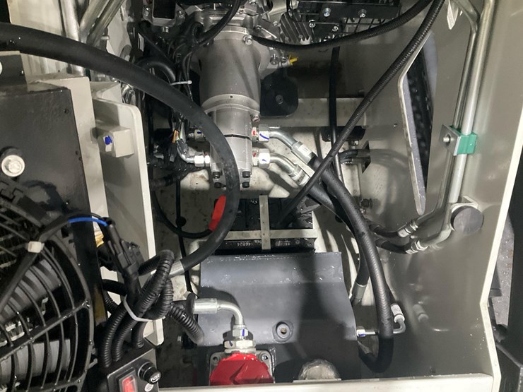 #1002-•-unused-2025-bttl-st25m-6-mini-skid-loader-image-16