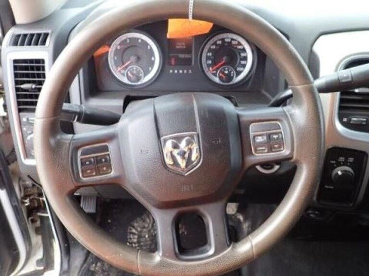 2013-ram-1500-slt-image-15