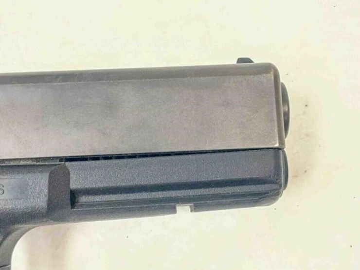 glock-pistol-image-4