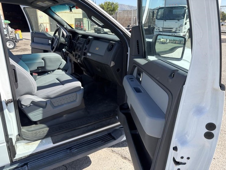 2014-ford-f150-xl-image-9