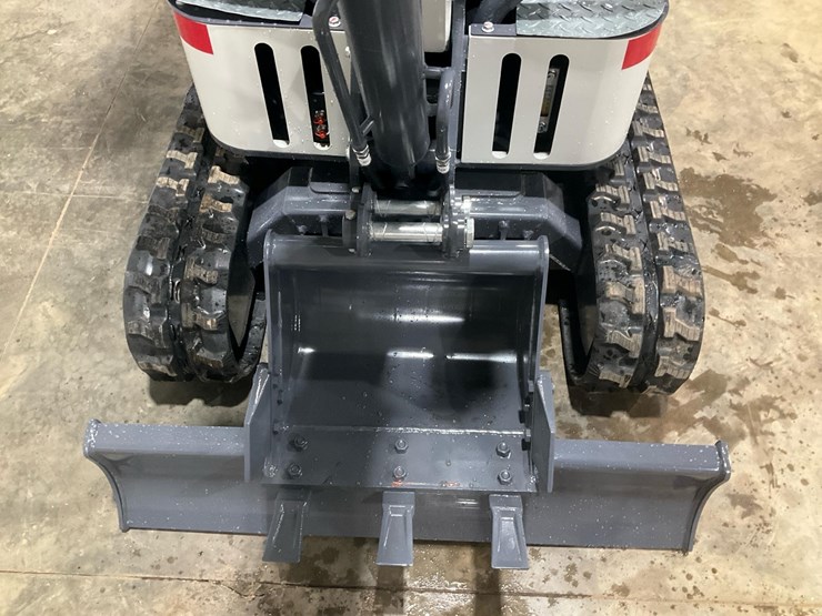 #1600-•-unused-2025-bttl12-excavator-image-3