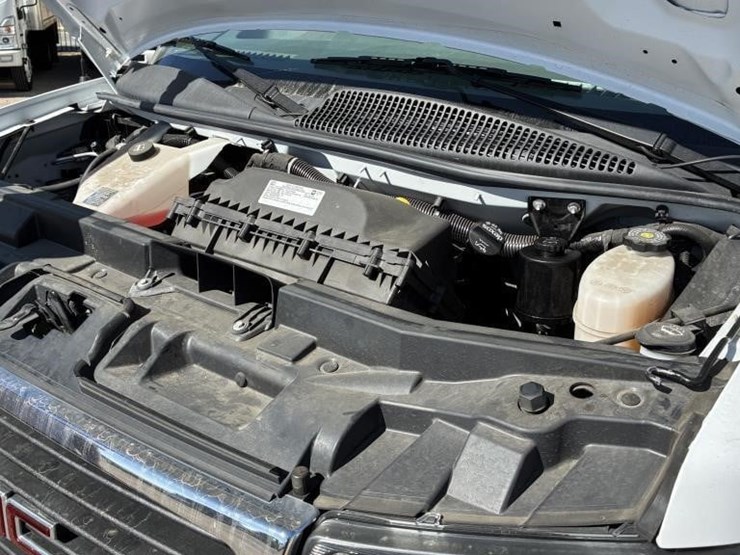 2023-gmc-3500-image-8