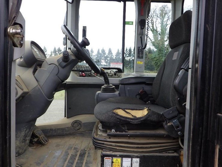 caterpillar-930k-image-31