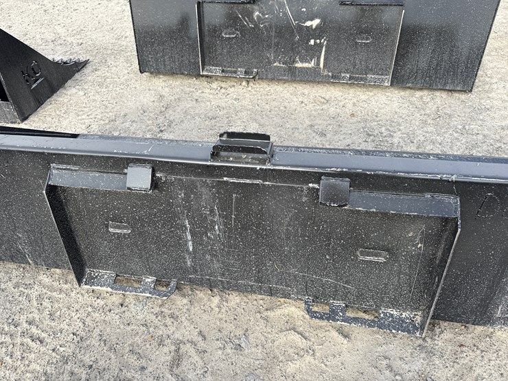 #2092-•-unused-90"-skid-steer-bucket-w/blade-inv#-42345-image-5