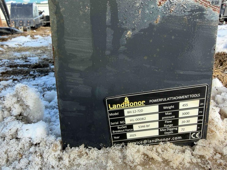 2025-landhonor-backhoe-image-11