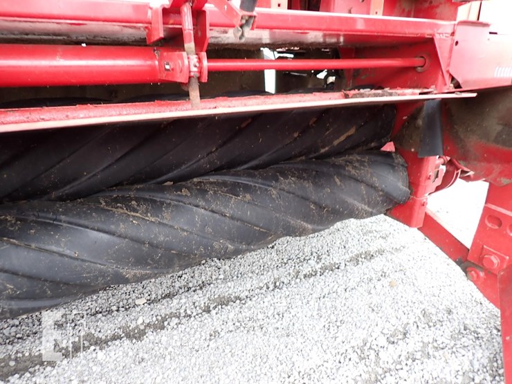 new-holland-h7450-image-12