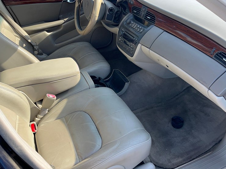 2004-cadillac-deville-sedan-image-8