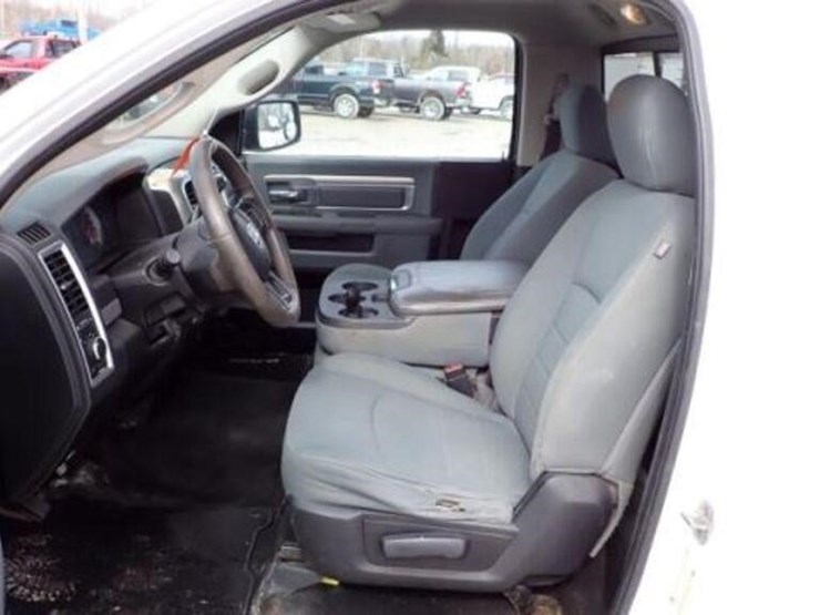 2013-ram-1500-slt-image-14