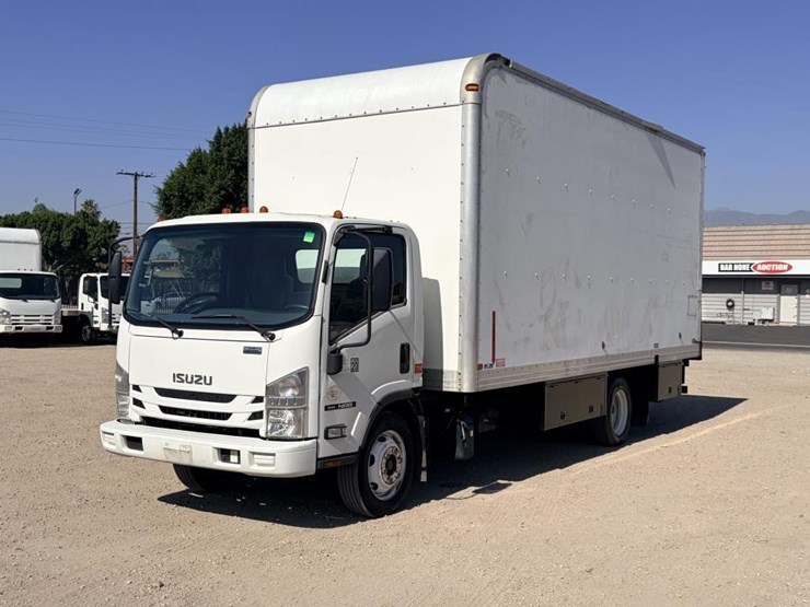 2017-isuzu-nrr-image-1