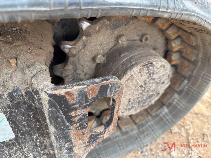 2024-caterpillar-301.7-image-15